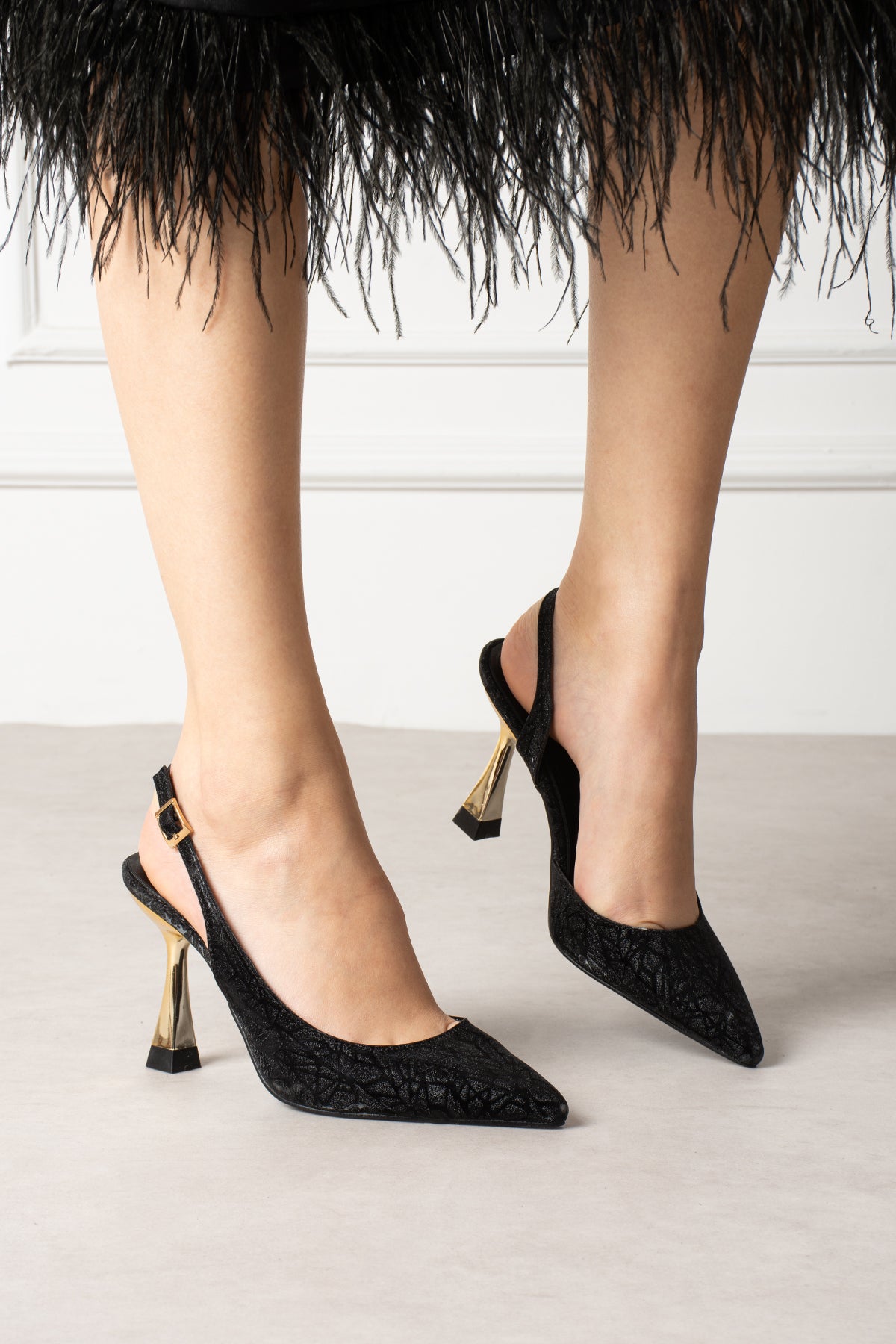 Aura Siyah Desenli Arkası Açık Abiye Topuklu Ayakkabı