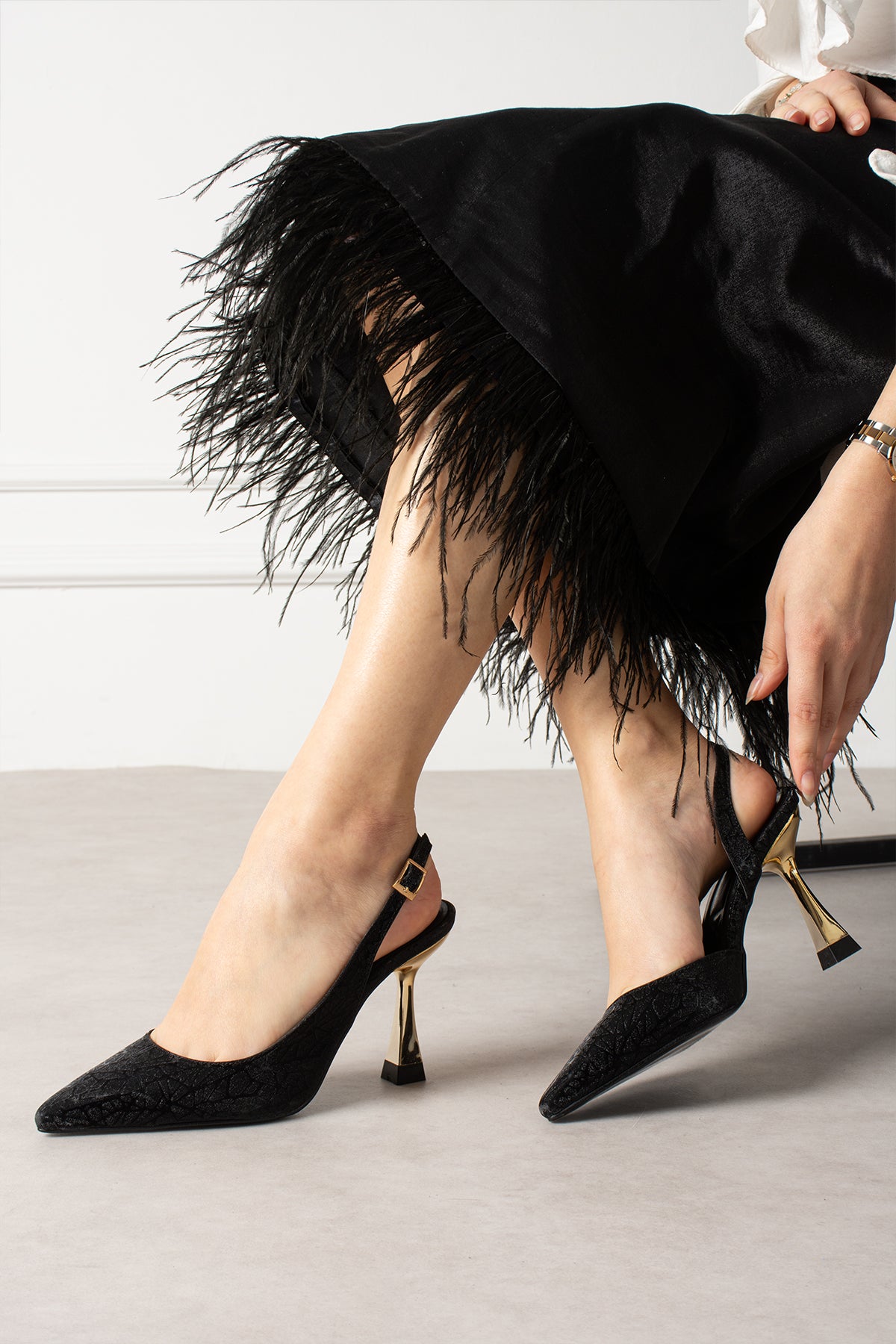 Aura Siyah Desenli Arkası Açık Abiye Topuklu Ayakkabı