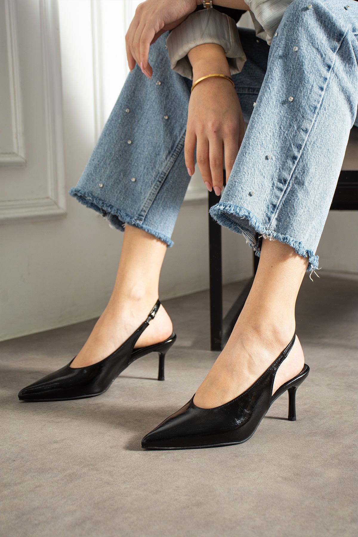 Carmen Siyah Rustik Sivri Burun Arkası Açık İnce topuklu Ayakkabı